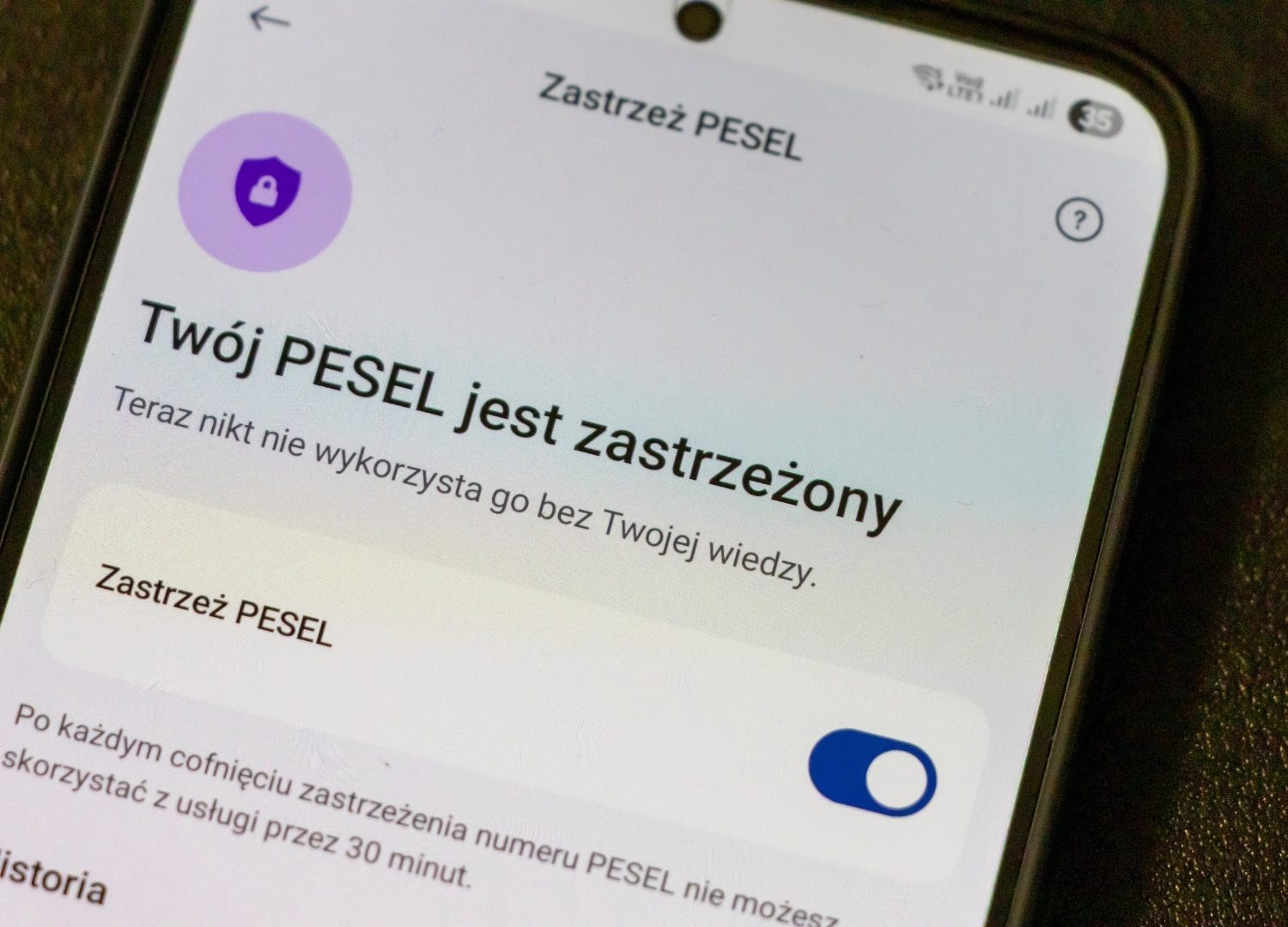 Dowiedz się, jak zastrzec PESEL przez mObywatel, gov.pl lub w urzędzie.